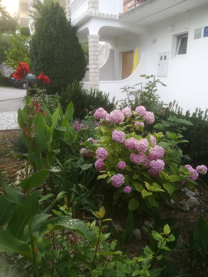 Alemka Apartamento Banjol Exterior foto